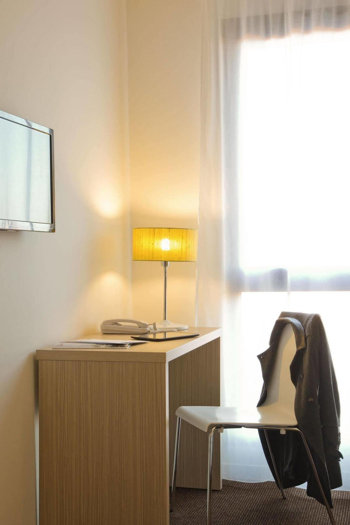 Adagio Access Les Docks 3*