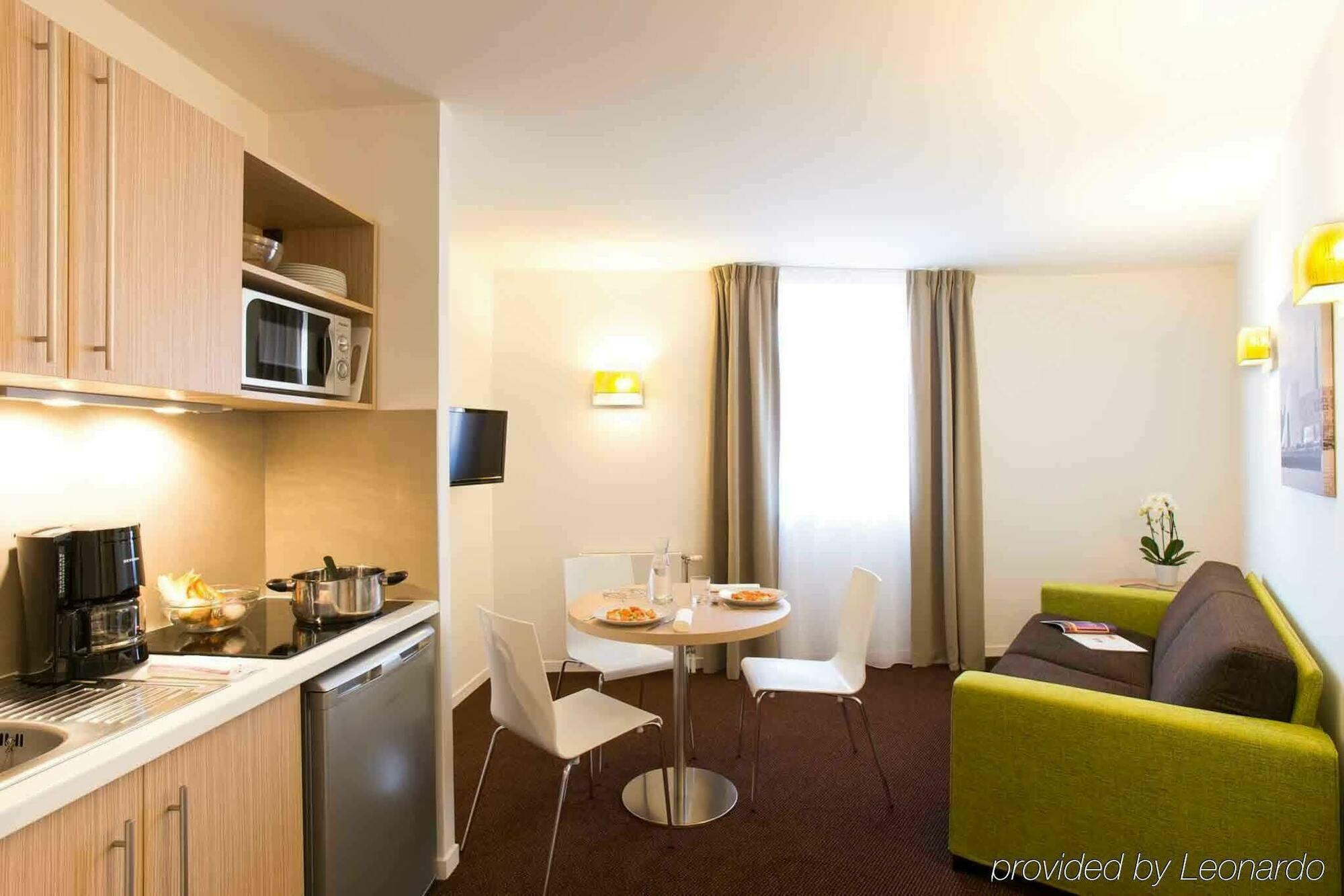Adagio Access Les Docks 3*